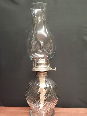 Kaadan LTD Vintage Swirl Base Hurricane Oil Lamp